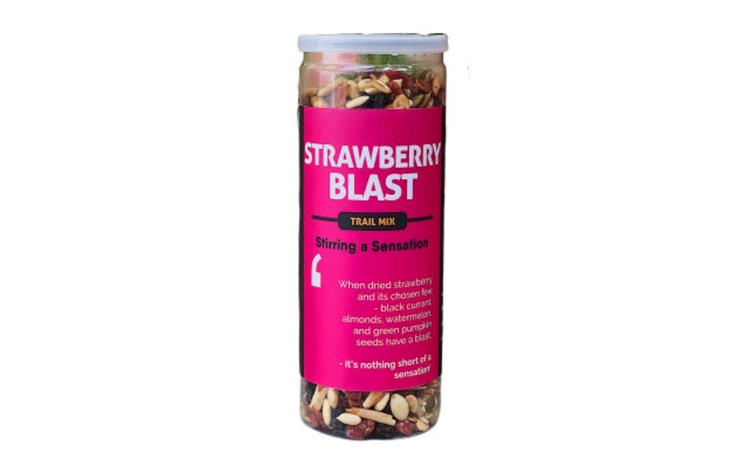 Omay Strawberry Blast Trail Mix    Plastic Jar  160 grams